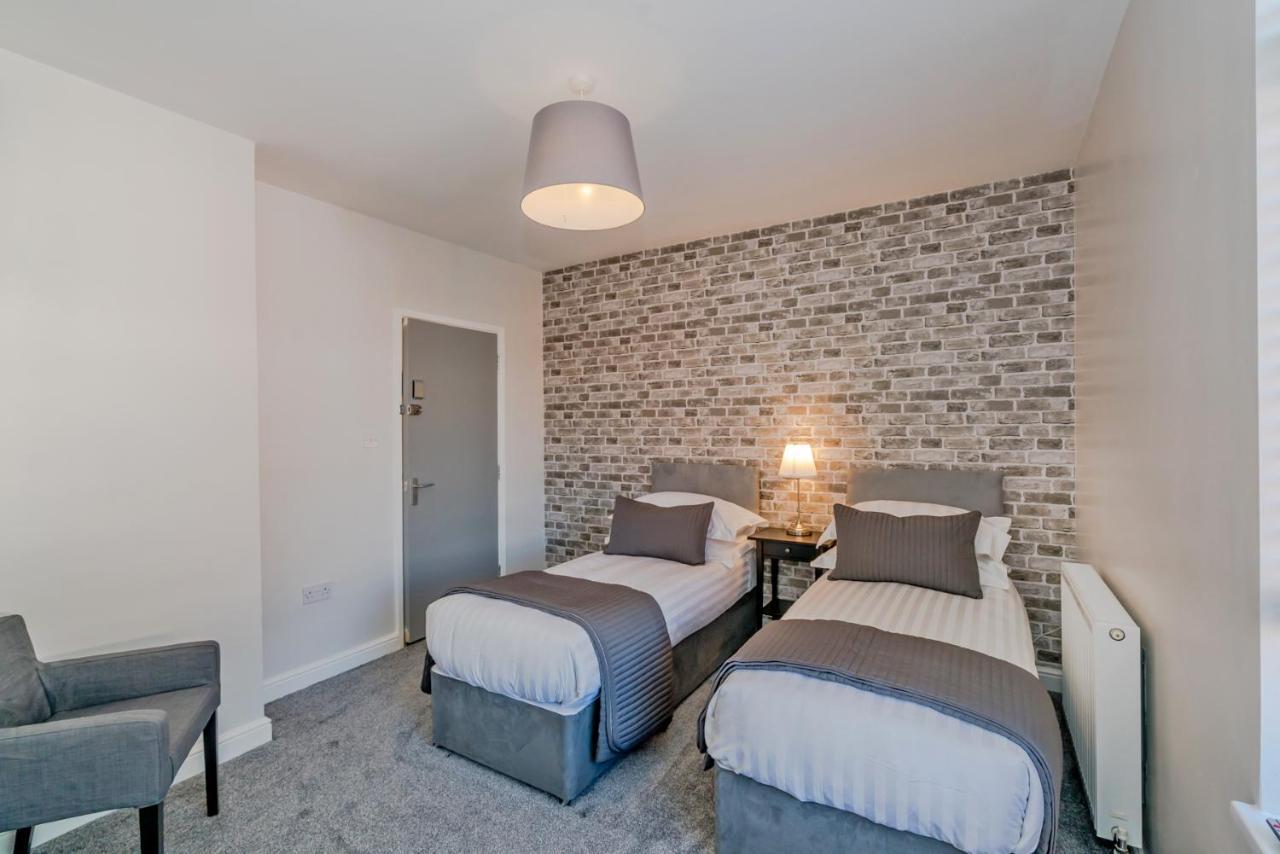 Newhall Lodge Cannock Eksteriør bilde